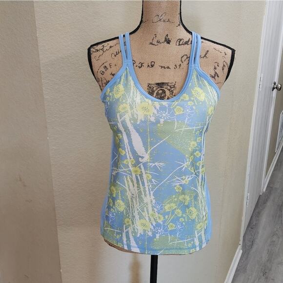Brooks floral built in bra athletic‎ shirt size large - Picture 1 of 7